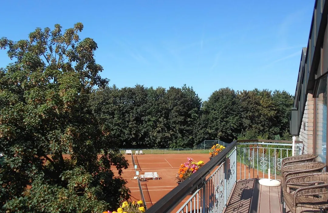 Sport- und Tagungshotel De Poort-1