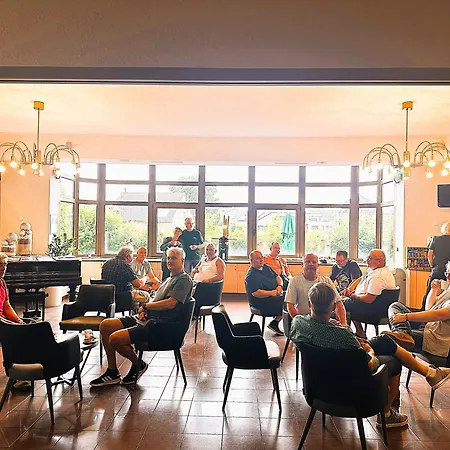 Sport- und Tagungshotel De Poort-3